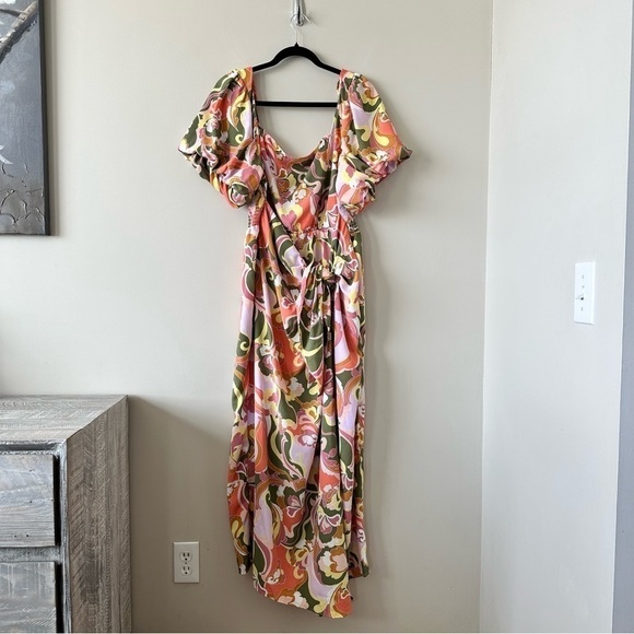 Show ME YOUR MUMU- Danielle Floral Wrap Front Midi Dress Size:3X - Picture 2 of 10
